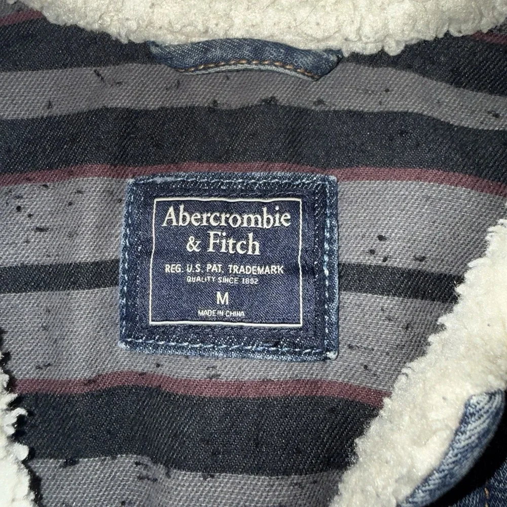 Abercrombie & Fitch Sherpa Collar Button Down Jacket Women's Medium 2010